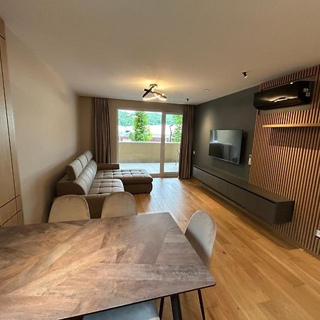 B-Holiday Luxury Apartments Urban Plaza Braszów Zewnętrze zdjęcie