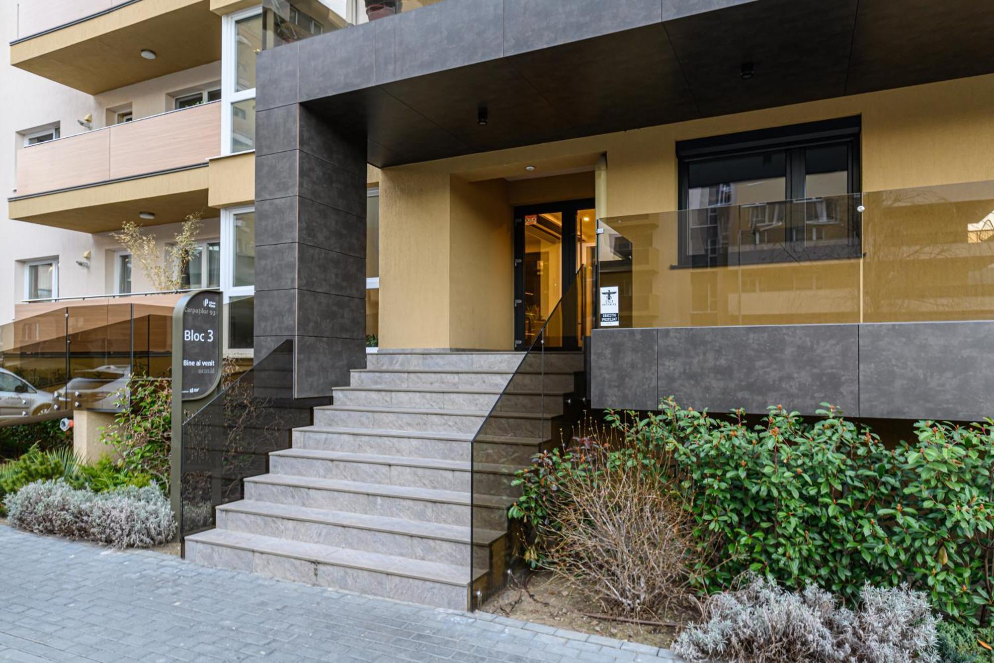B-Holiday Luxury Apartments Urban Plaza Braszów Zewnętrze zdjęcie