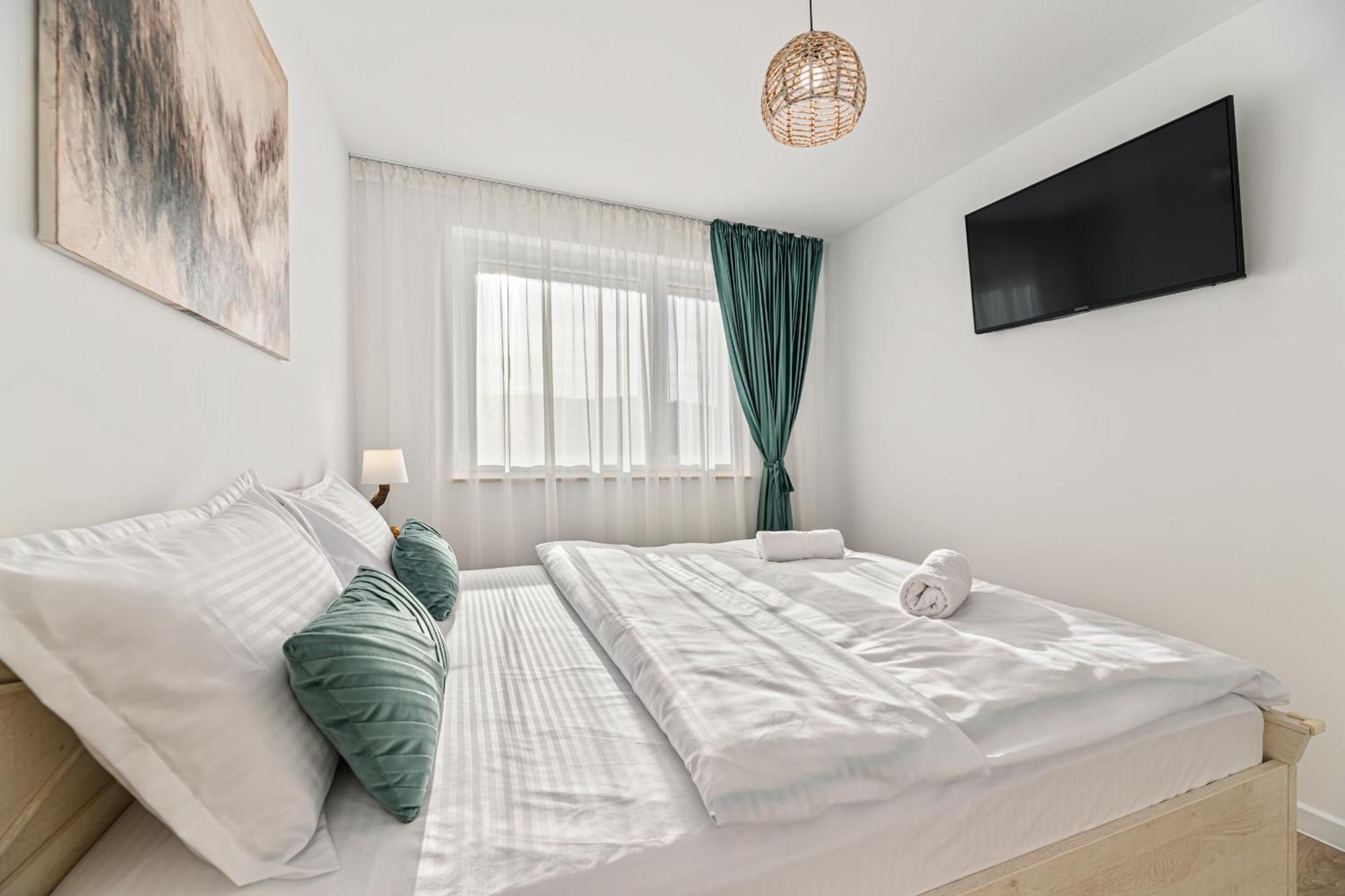 B-Holiday Luxury Apartments Urban Plaza Braszów Zewnętrze zdjęcie