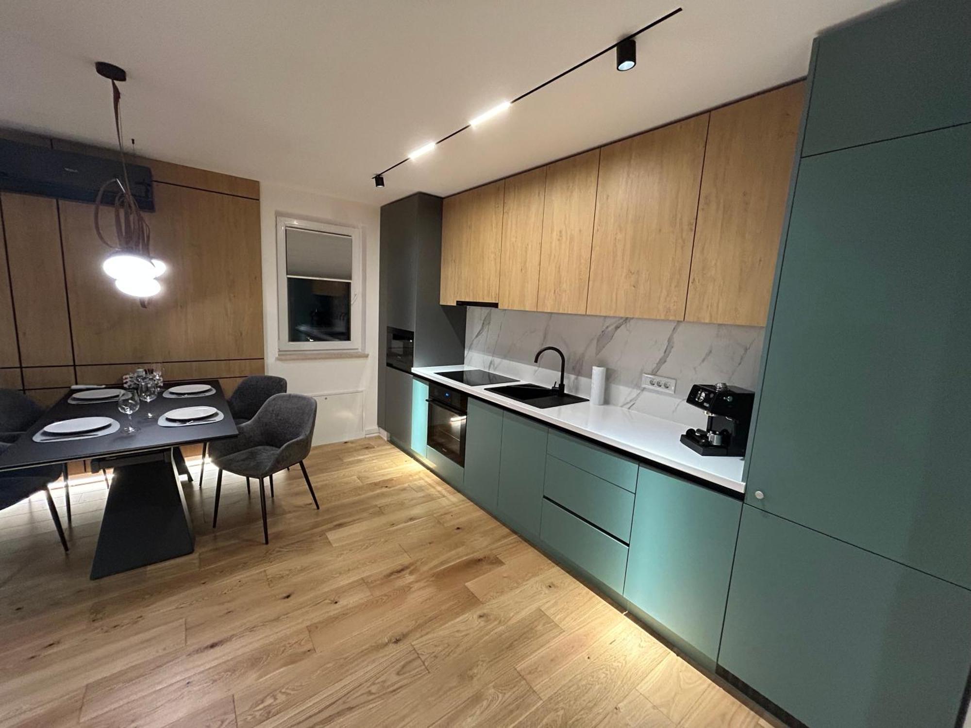 B-Holiday Luxury Apartments Urban Plaza Braszów Zewnętrze zdjęcie