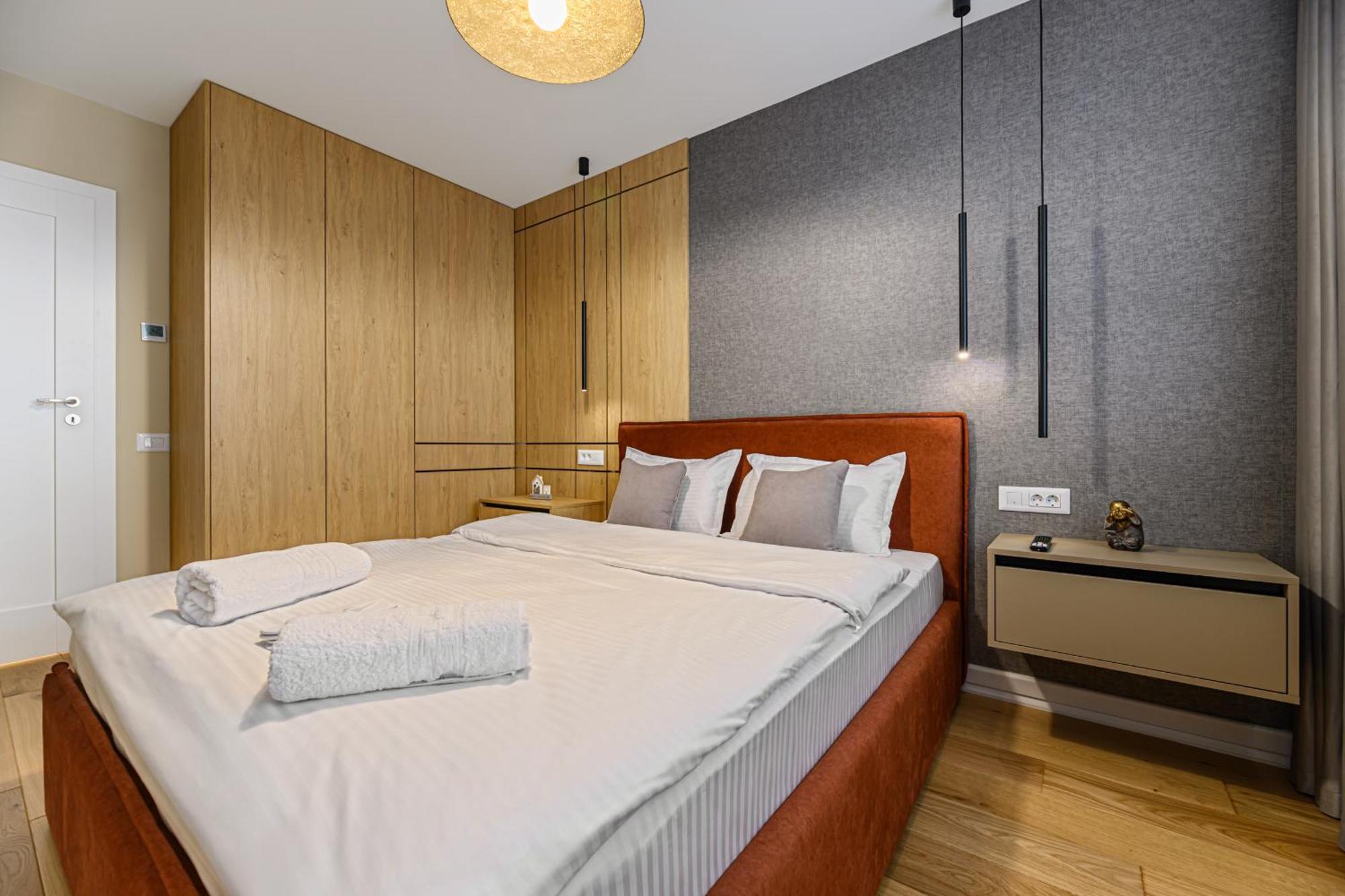 B-Holiday Luxury Apartments Urban Plaza Braszów Zewnętrze zdjęcie