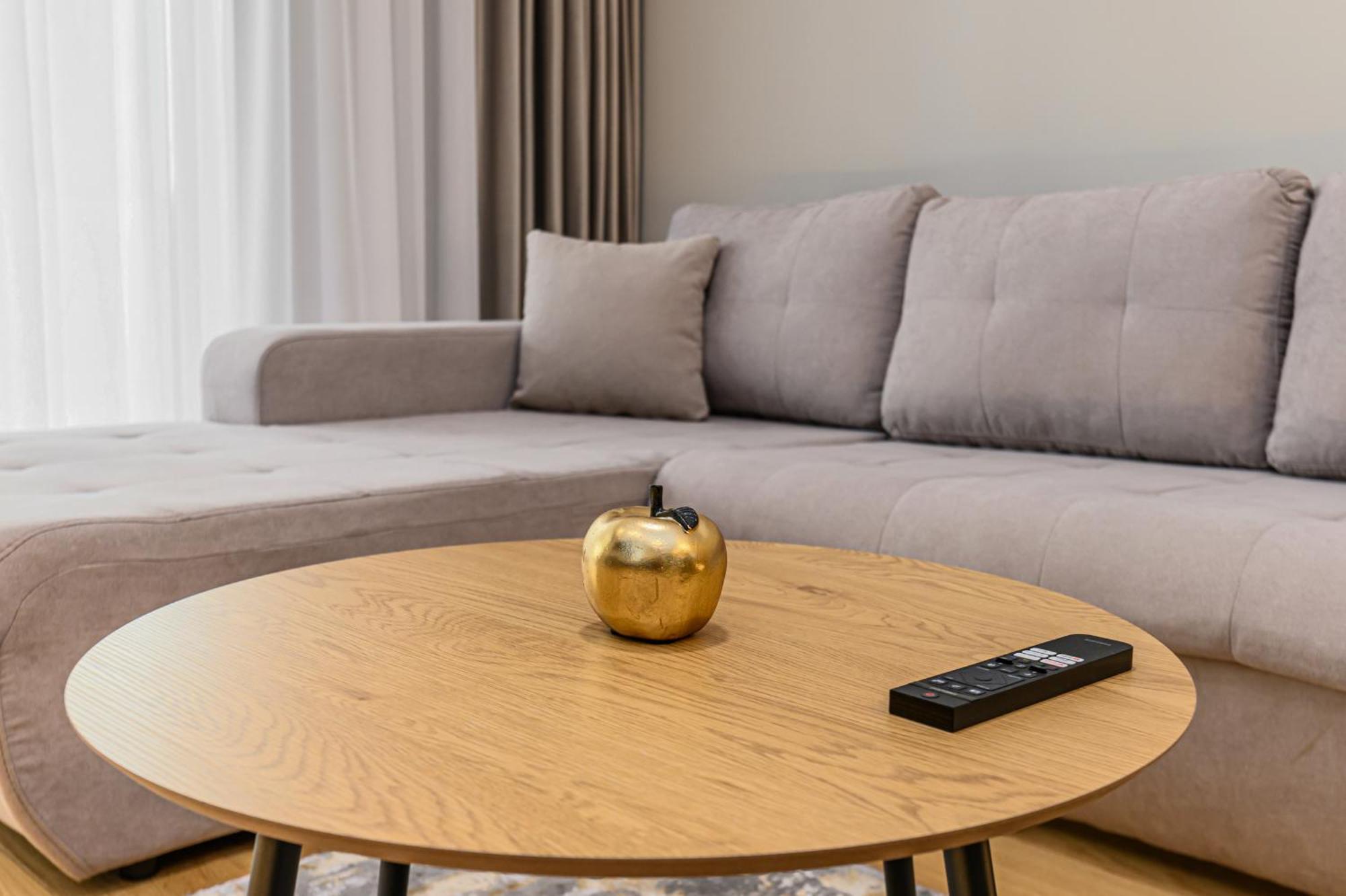 B-Holiday Luxury Apartments Urban Plaza Braszów Zewnętrze zdjęcie