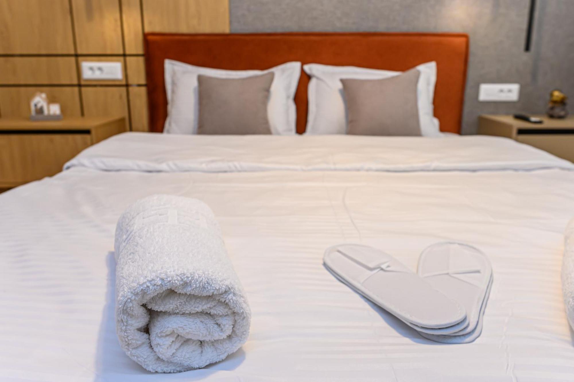 B-Holiday Luxury Apartments Urban Plaza Braszów Zewnętrze zdjęcie