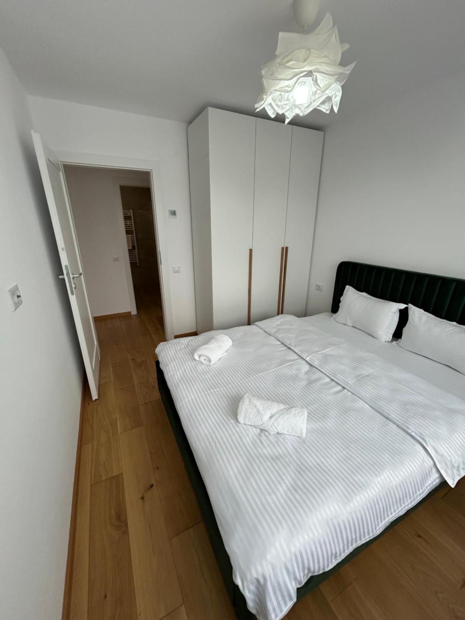 B-Holiday Luxury Apartments Urban Plaza Braszów Zewnętrze zdjęcie