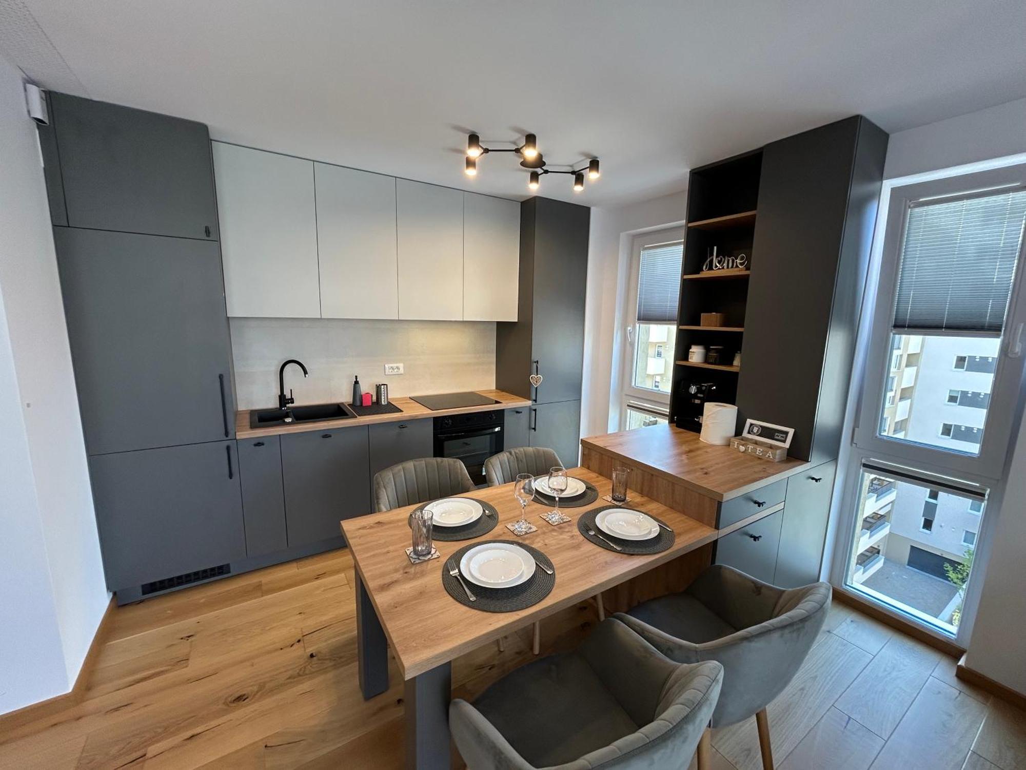 B-Holiday Luxury Apartments Urban Plaza Braszów Zewnętrze zdjęcie